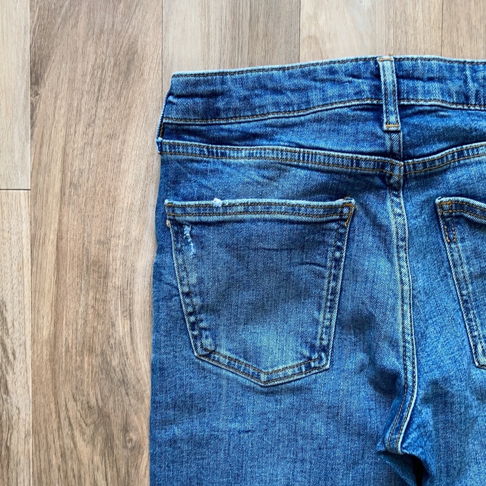 Zara jean with some distressing and stretch size 4 - Picture 8 of 14